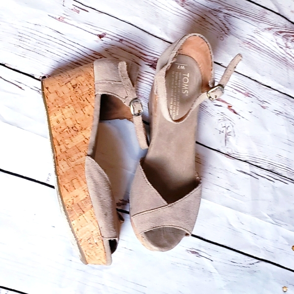 Toms Shoes - Toms Wedges Platform Cork Heel Size 7 nude